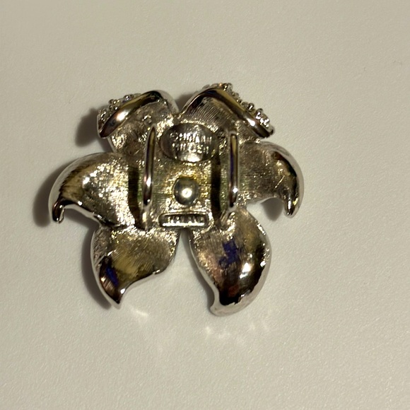 Beautiful vintage Nolan Miller silver tone rhinestone flower slide (681) - Picture 2 of 6